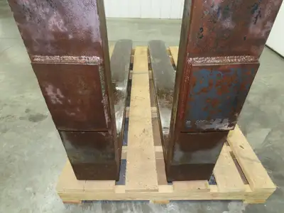 Hyster H300A 3-1/2" X 8" X 72" Pin-Type Shaft-Mounted Forklift Forks 30000lbs 6'