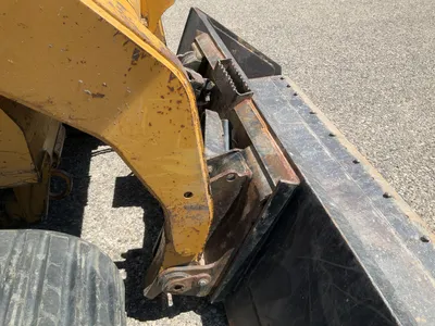 USED CATERPILLAR 287 MULTI TERRAIN LOADER