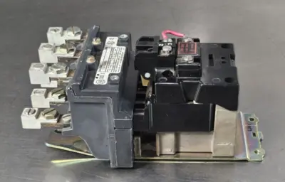 Allen Bradley 702-C0D93 Starter 3PH 3 Pole 45-600 VAC Max. (BIN742)