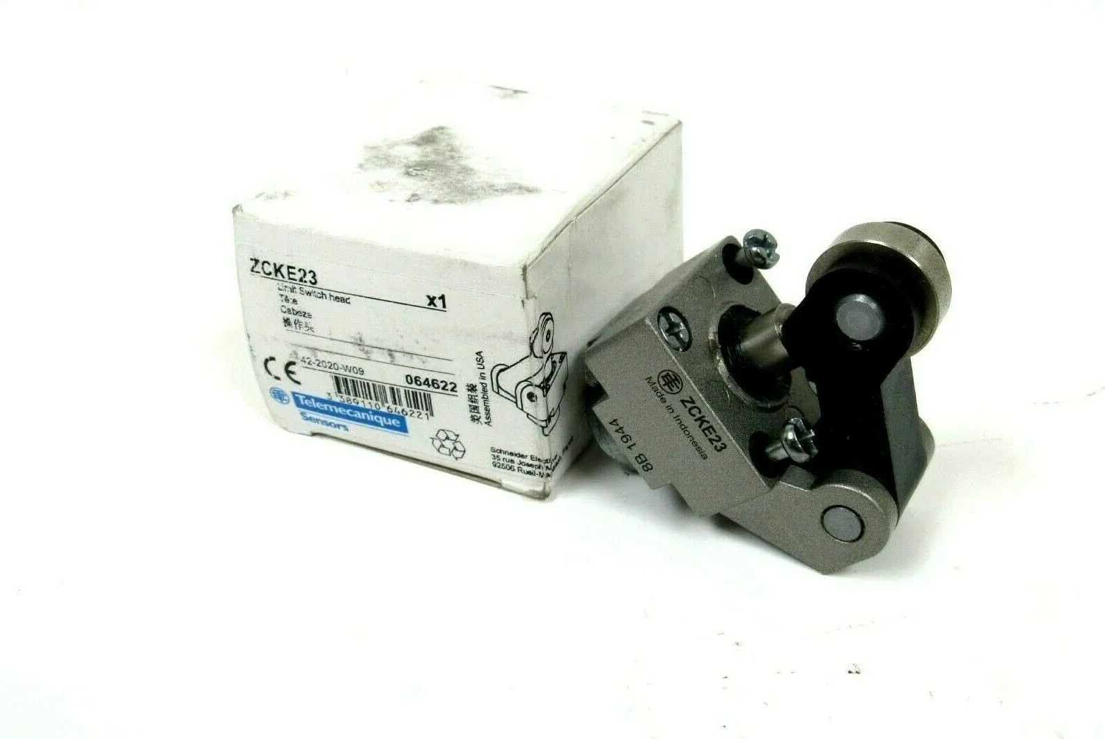 NEW TELEMECANIQUE ZCKE23 LIMIT SWITCH HEAD