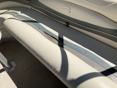 USED 2004 BENNINGTON 2280 RL