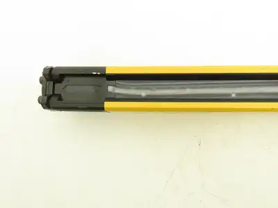 Keyence SL-V32HM-T Safety Light Curtain Transmitter 620mm 9m