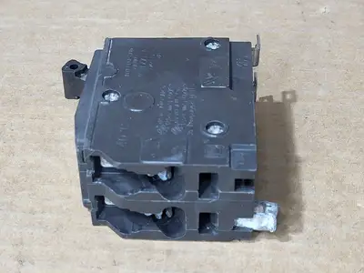 Used SQUARE D QOB230 Switchgears British Columbia CA | Lenmark #1438608