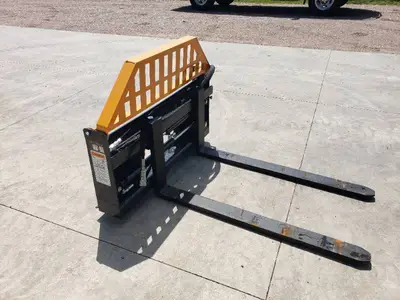 2025 Wolverine Hydraulic Pallet Forks