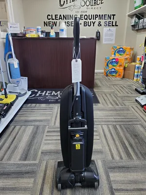 Clean Max Zoom 800 Battery Powered Upright Vacuum  NEW