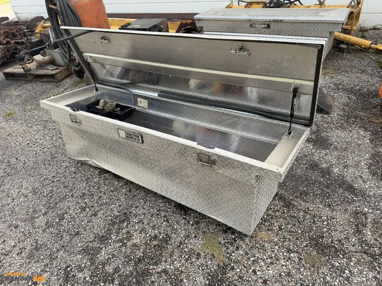 Used TRUCK TOOL BOX _UNKNOWN_ Tool Box Michigan US | Miedema Asset Management Group #1414282
