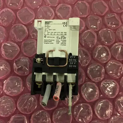 Merlin Gerin E90509, Stunt Trip with Auxiliary Switch for C60.