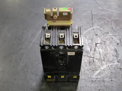20 Amp, 3 Pole, 120/240 volts Circuit Breaker