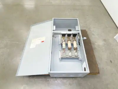 Siemens F-355 Vacu Break Clampamtic Safety Disconnect Switch 400A 600V 3P Fused