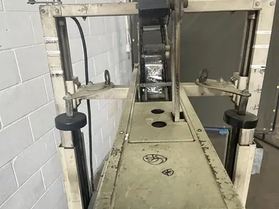 USED 2001 3M-MATIC CASE SEALING SYSTEMS 18600