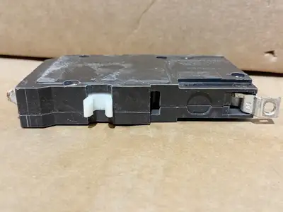 Used SQUARE D QOB115 Switchgears British Columbia CA | Lenmark #1438676