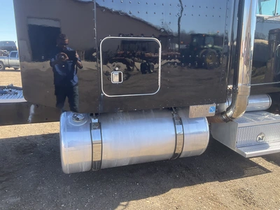 USED 2000 PETERBILT 379