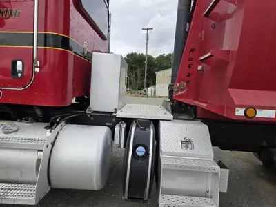 USED 2013 PETERBILT 365