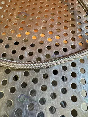 Used SWAGELOK SS-4CP4-10 CHECK VALVE W/ 31" STAINLESS STEEL BRAIDED HOSE 3/4" TO 1/2" Hoses California US | Equipment Lab #1427417