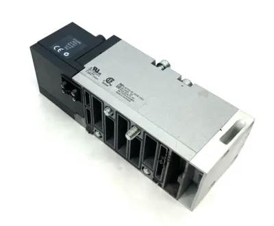 Used Festo Pneumatic Double Solenoid Valve 5/2-way 560818 Solenoid Valves Michigan US | Maverick Industrial Sales #1423162