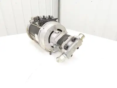 Hyster 8813389 Forklift Hydraulic Motor 48V & Pump 8811653 Removed From E80XN