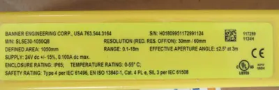 NEW BANNER SLSE30-1050Q8 EMITTER AND SLSCR30-1050Q8 RECEIVER LIGHT CURTAIN SET