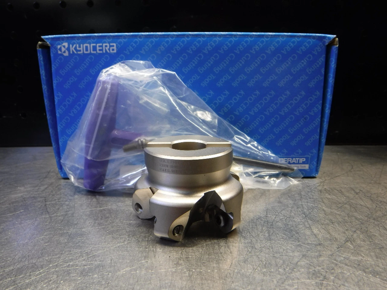 Kyocera 2.5" Indexable Facemill 3/4" Arbor MRW2500R-16-5T (LOC343A)