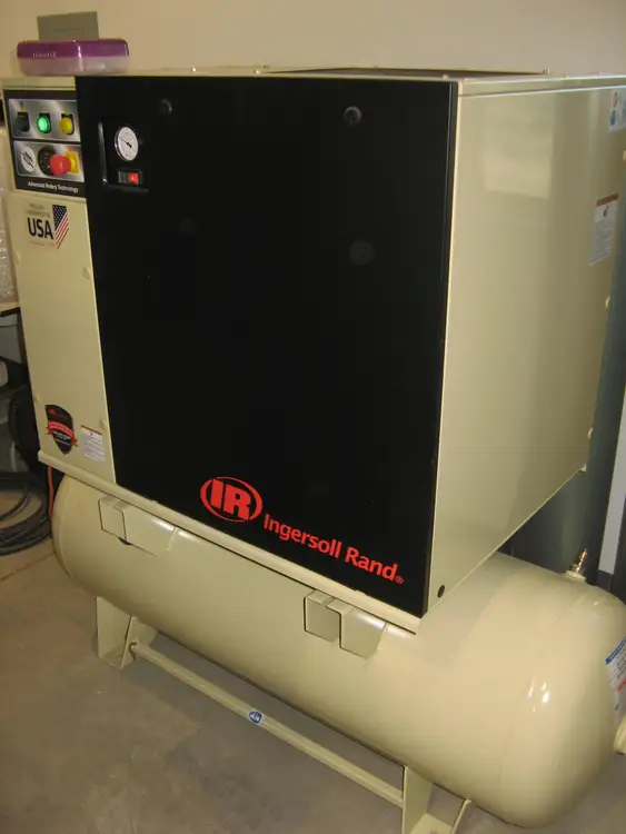 Used INGERSOLL-RAND UP6-7.5TAS-125 Rotary Screw & Sliding Vane Air Compressors British Columbia CA | Lenmark #913452