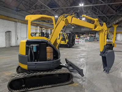Used KOMATSU PC28UU Crawler Excavators - Mini Pennsylvania US | Global Equipment International, LLC #1427811