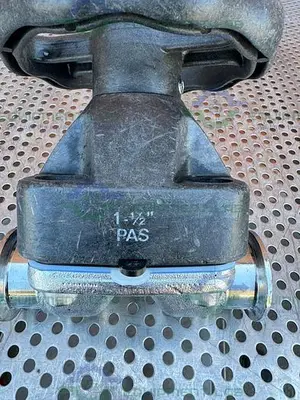 USED ITT PURE FLO 1.5-316L-RA20MAX-CWP150 DIAPHRAGM VALVE W/ 1 1/2" SANITARY FITTING