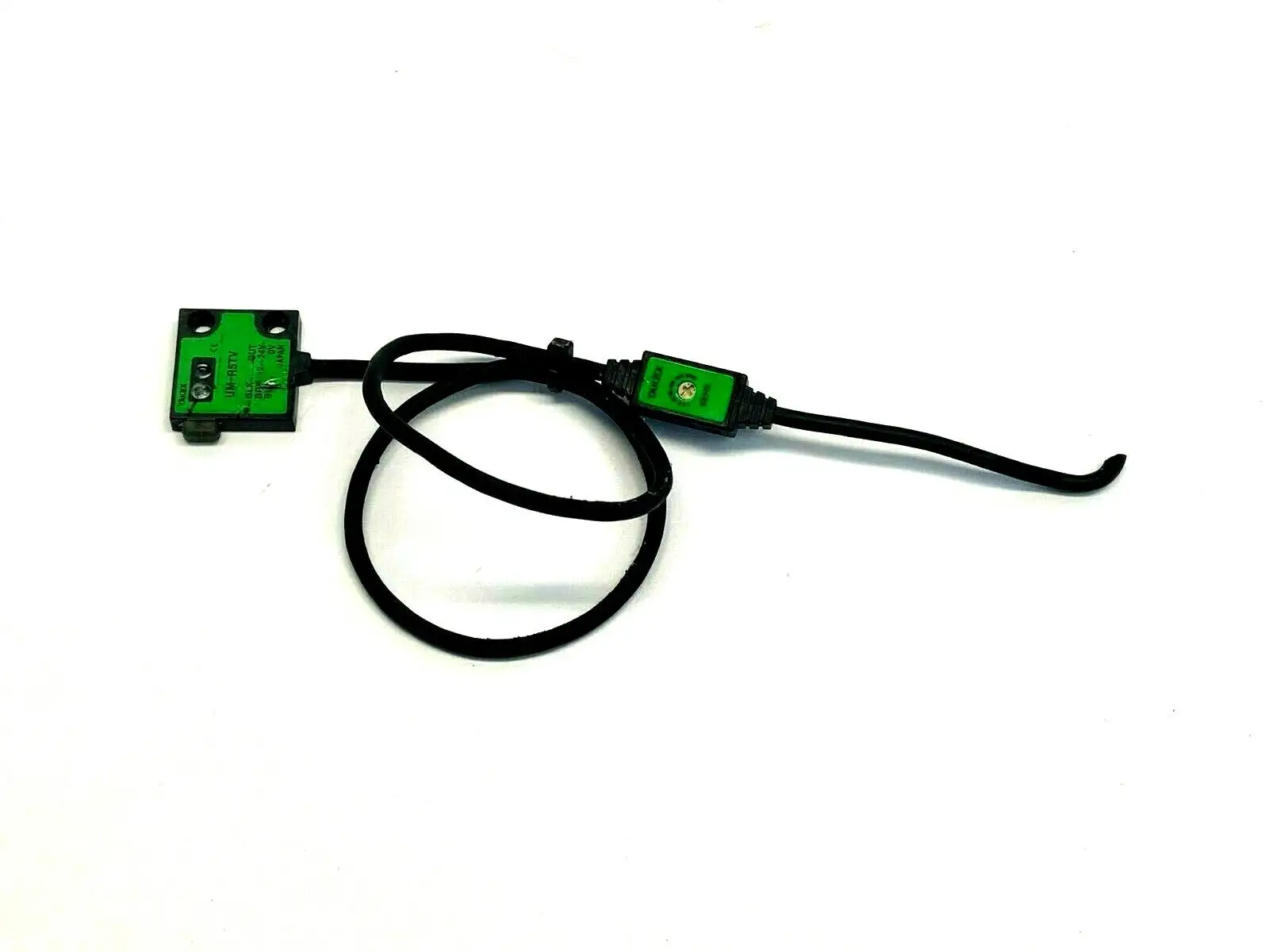 UM-R5TV | Takex  Polarization Reflector Photoelectric Sensor - Used