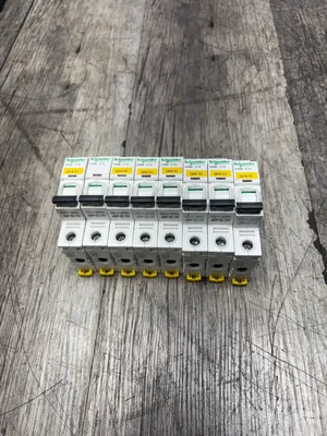 USED SCHNEIDER A9F74101