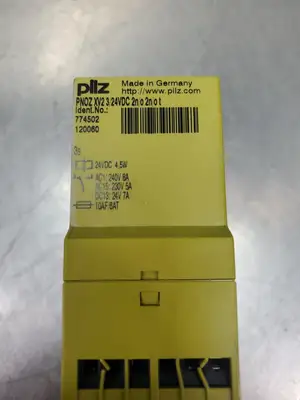 USED Pilz PNOZ XV2 3/24VDC 2n/o 2n/ot Safety Relay, 8A