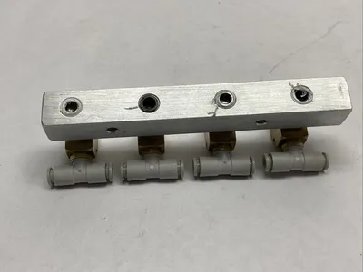 Pneumatic Manifold 4-Port w/ 6mm OD Tube Fittings - Used