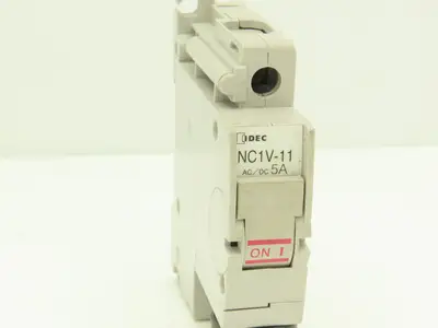 IDEC NC1V-1100 5 Amp Circuit Protector 1 Pole A Curve 250VAC/65VDC Lot of 7