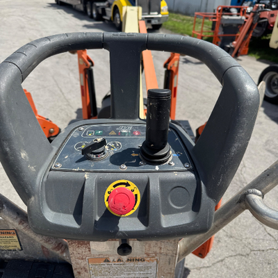 USED 2017 JLG T350