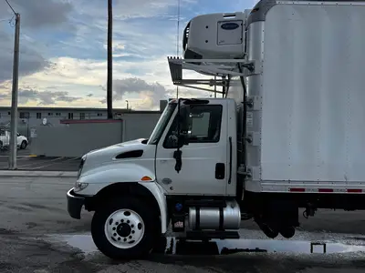 Used 2019 INTERNATIONAL 4300 Reefer Trucks Florida US | Truck and Van Outlet #1509137