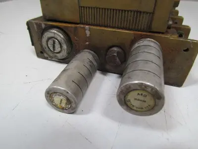 Ross W7076A2331 Pneumatic valve w/subplate used lot of 4