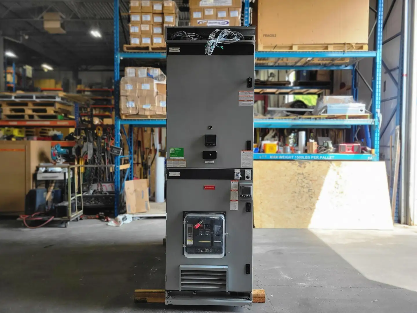 Used SQUARE D POWER-ZONE 4 Switchgears British Columbia CA | Lenmark #239373