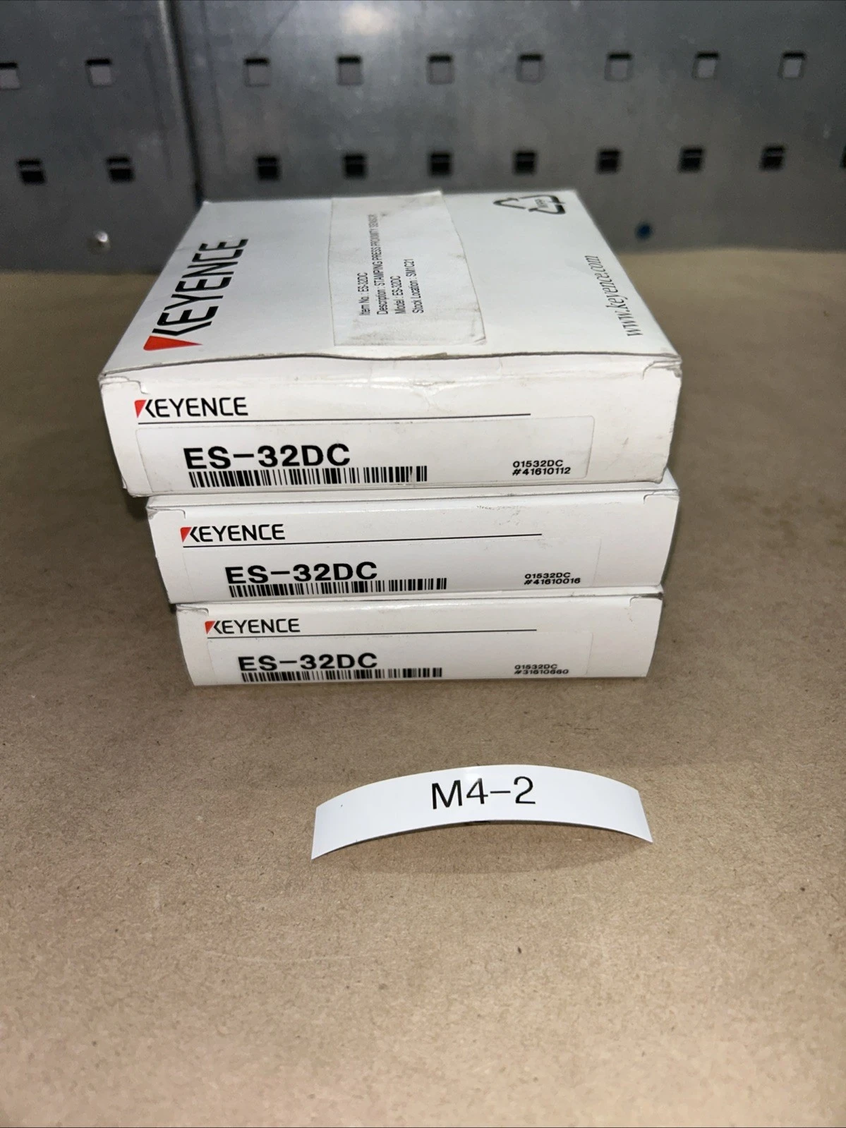 NEW KEYENCE ES-32DC