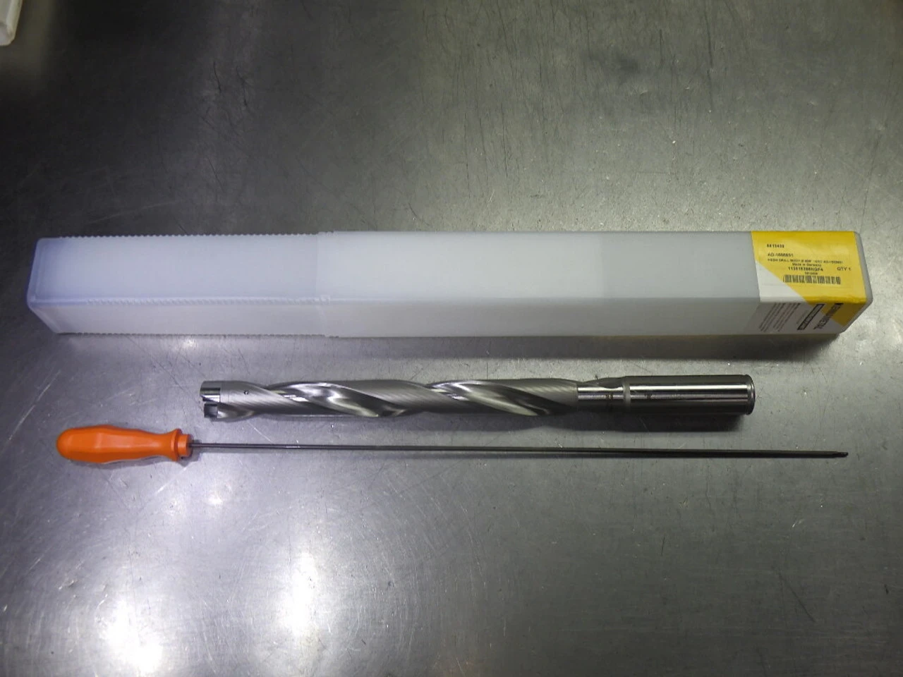 Kennametal .938" Coolant Thru Drill 1" Shank AD-1555831/58113438 (LOC2938D)