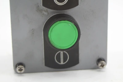 Used IDEC HW1B-M1F10-G & HW1B-M1F01-R Misc Electrical & Power Parts California US | Davliegogo LLC #1729765