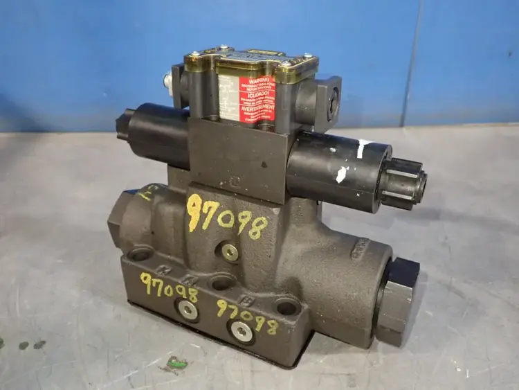 Used PARKER D61VW001C4NJCLG7B Valves/Fittings | HGR 24 #732572