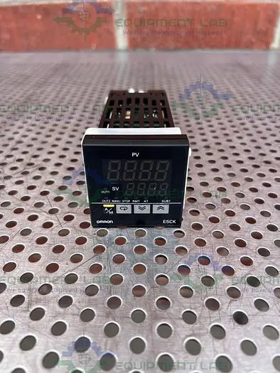 Used OMRON E5CK-QQ101 DIGITAL CONTROLLER 240V Temperature Controls California US | Equipment Lab #488592