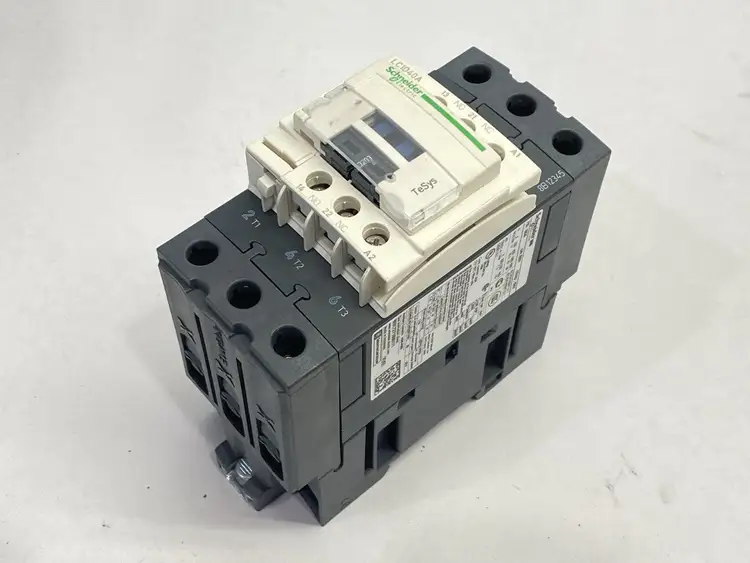 Used Schneider Electric Contactor 3-Pole 40A 480V 120V Coil PLC Contactors Michigan US | Maverick Industrial Sales #1401987