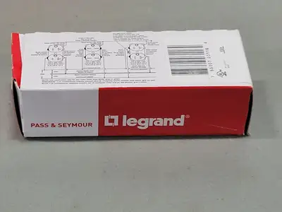 20A, 125V Duplex Receptacle Hospital Grade 8300-HOR (Box of 17)