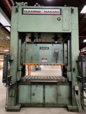 Used 1995 CLEARING NIAGARA CLEARING NIAGARA SE2-300-84-48-UH PRESS Straight Side Presses Tennessee US | Alma Machinery #1271716