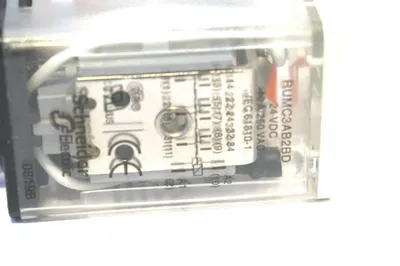 13 SCHNEIDER ELECTRIC TELEMECANIQUE RUM-C3AB2BD RELAYS RUMC3AB2BD