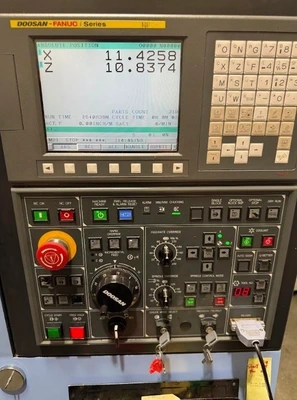 2011 DOOSAN LYNX 220 CNC Lathes | SNL Machine Trader LLC (2)