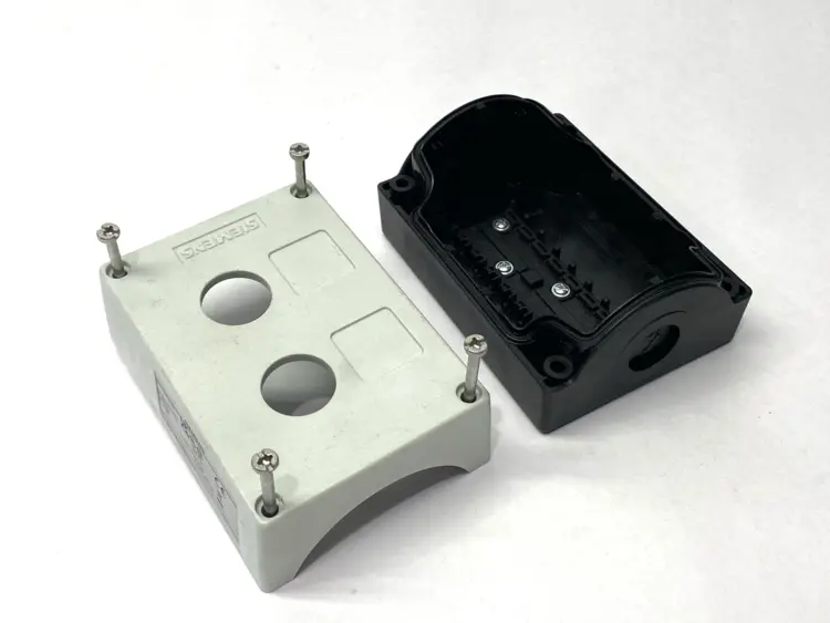 New | in-Stock SIEMENS 3SU1802-0AA00-0AB1 Electrical Boxes | Maverick Industrial Sales #1119890