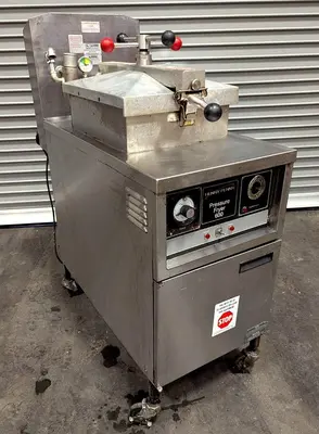 Used HENNY PENNY 600 Cookers / Coolers / Fryers British Columbia CA | Surrey Food Equipment #1413189