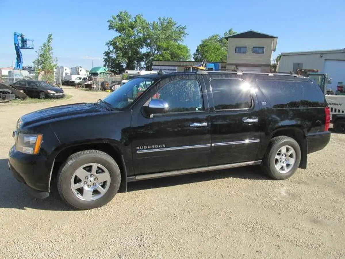 Used 2014 CHEVROLET SUBURBAN LTZ SUVs Manitoba CA | Conquest Truck & Auto Sales #1421373