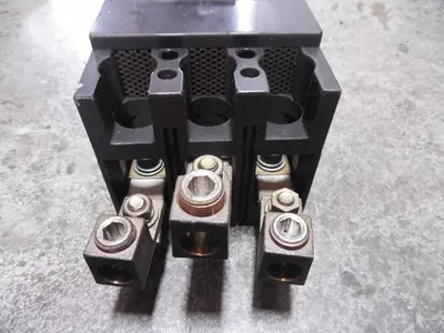 Toshiba P225B No-Fuse Circuit Breaker 225 Amps 600VAC Used
