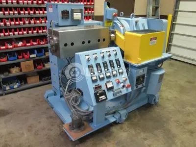 USED KILLON DAVIS 2-1/2" HOT MELT RUBBER EXTRUDER