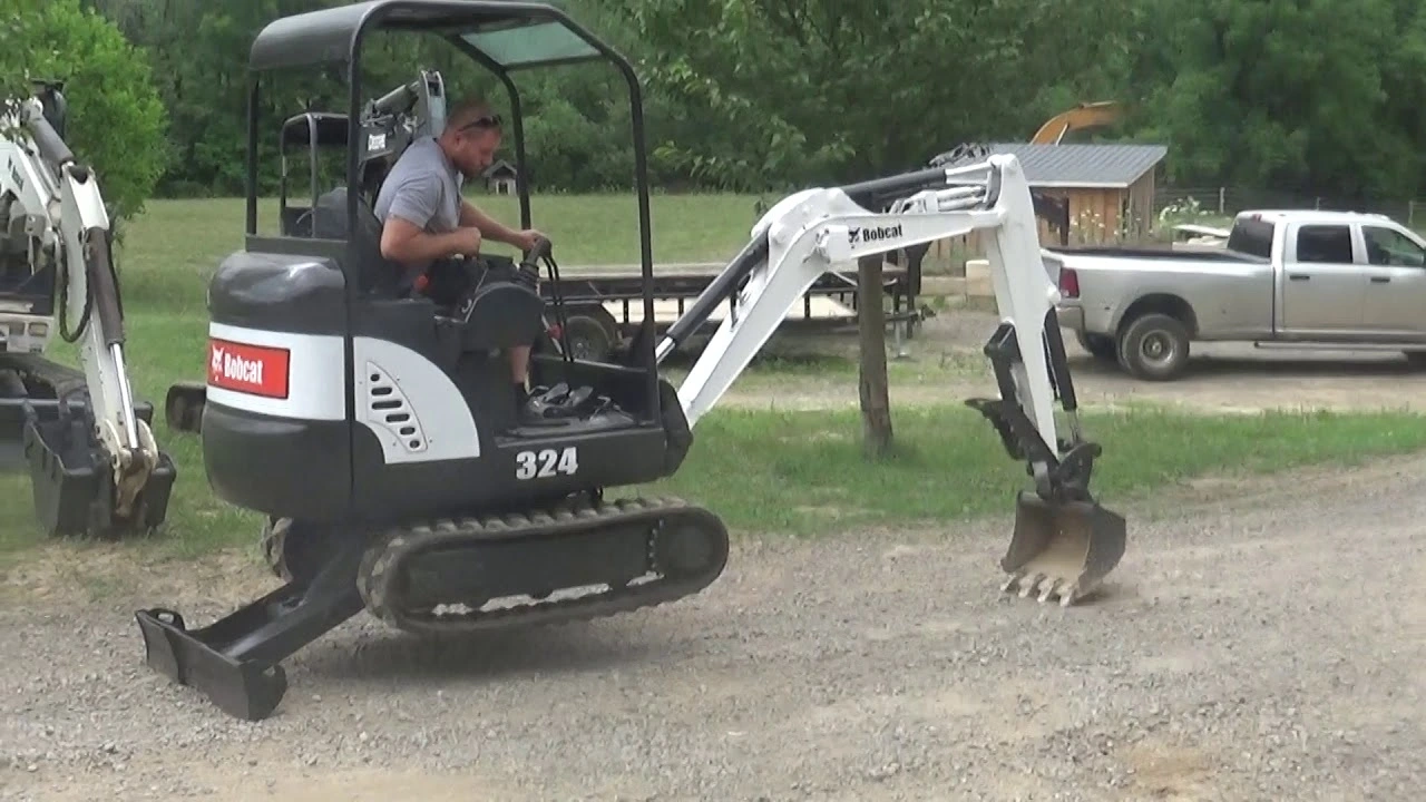 USED 2013 Bobcat 324